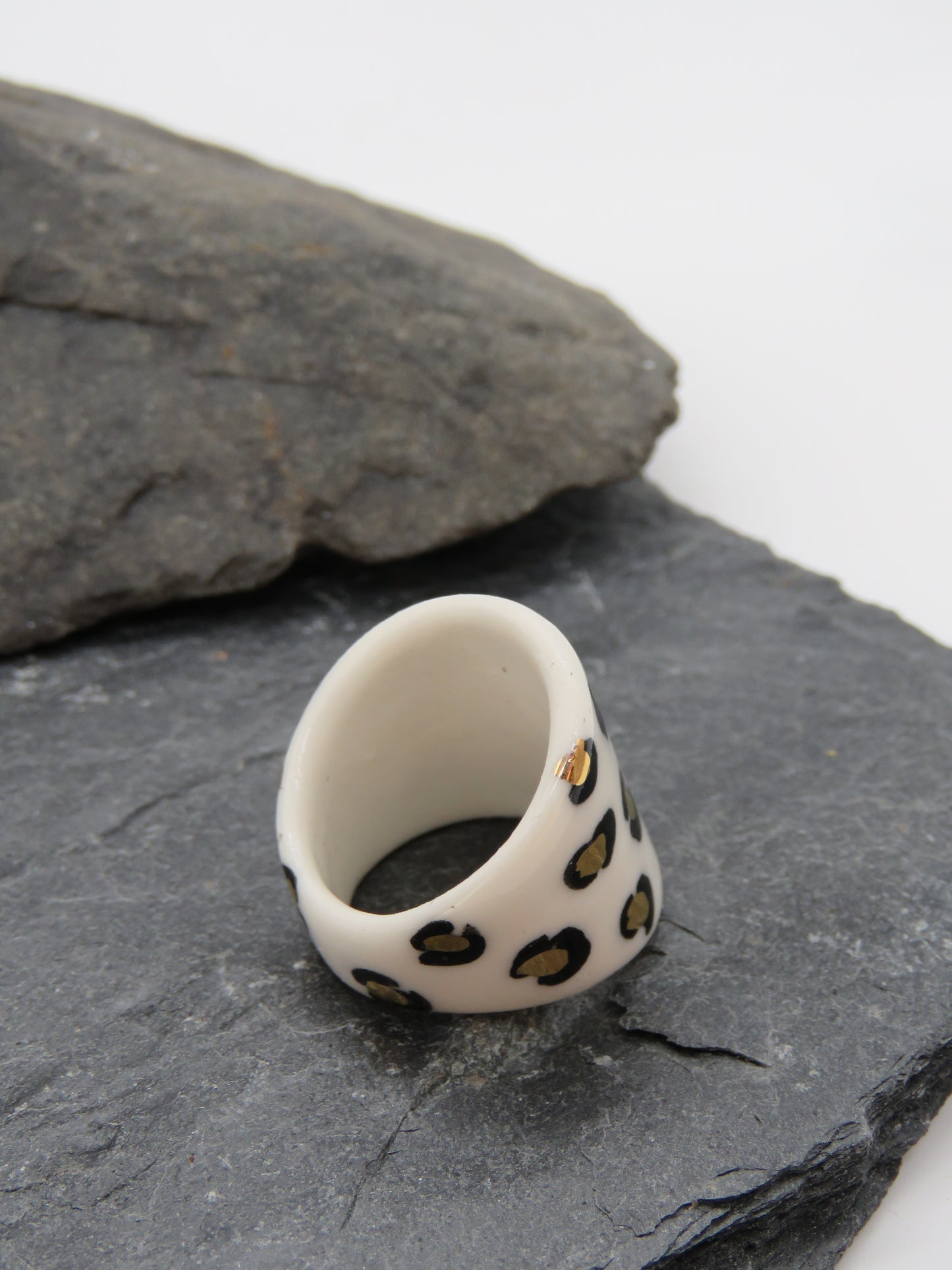 Leopard Porcelain Ring Size P