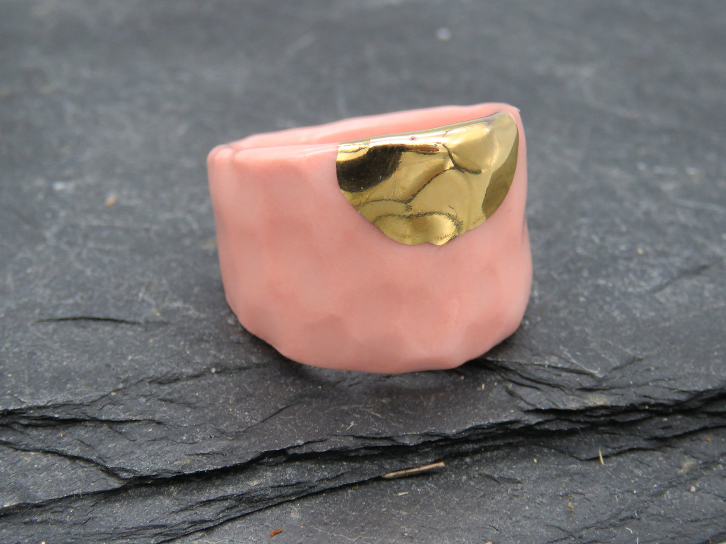 Hammered pink and gold ring Size Q