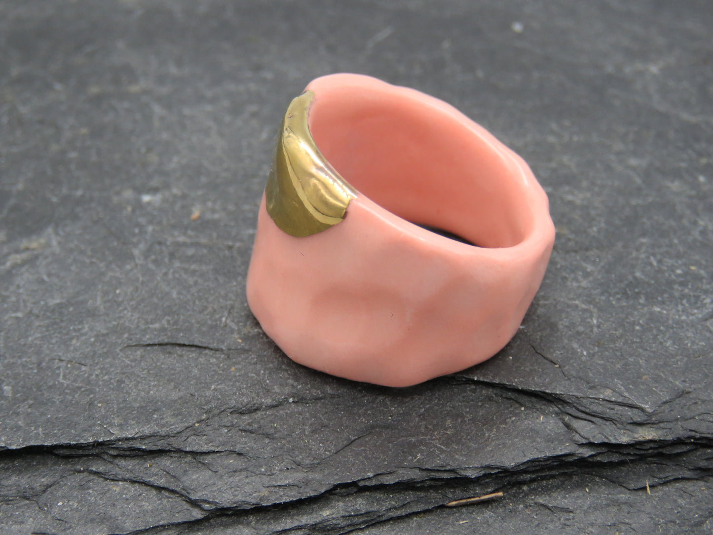 Hammered pink and gold ring Size Q