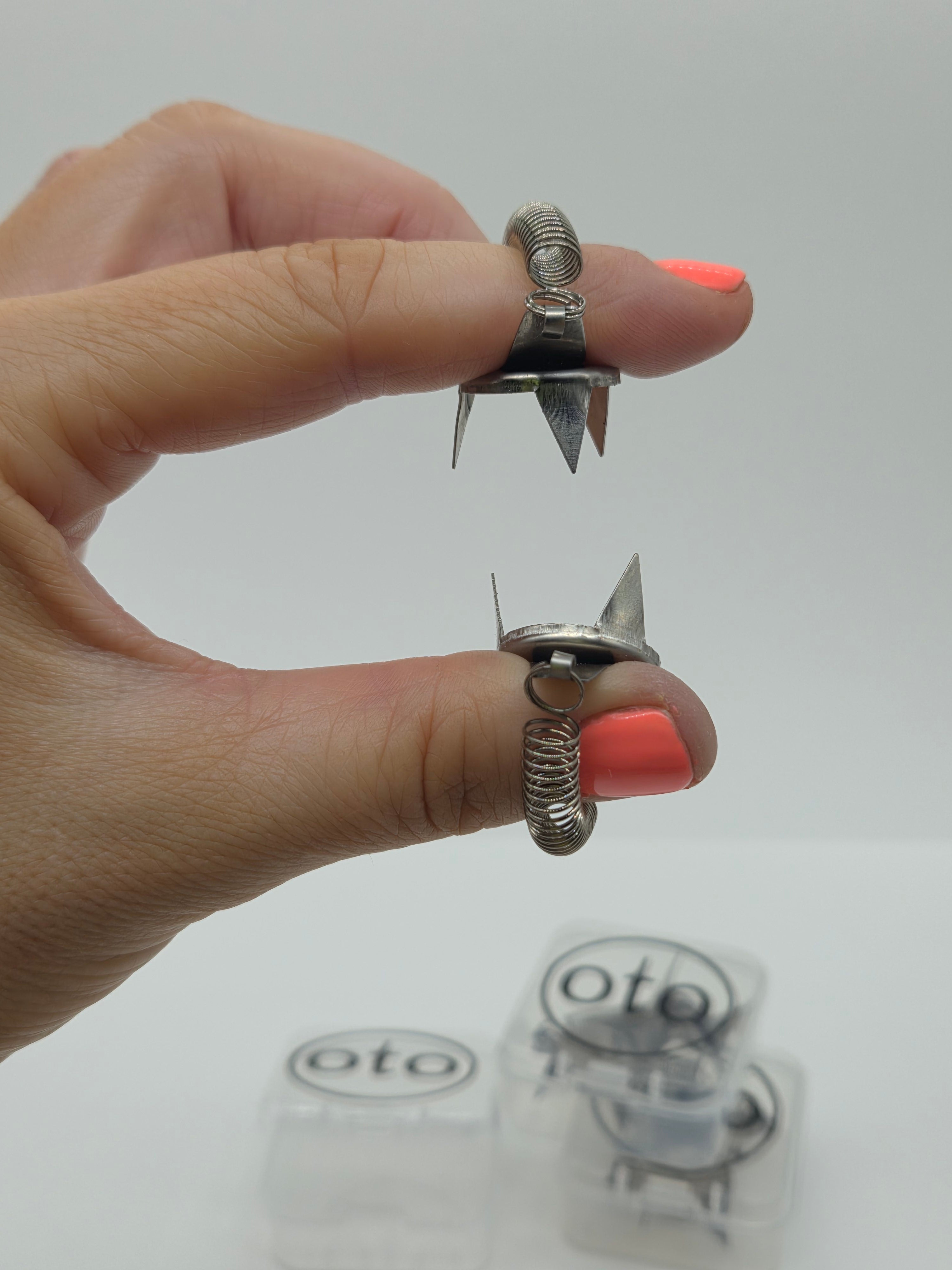 Glazing finger tongs