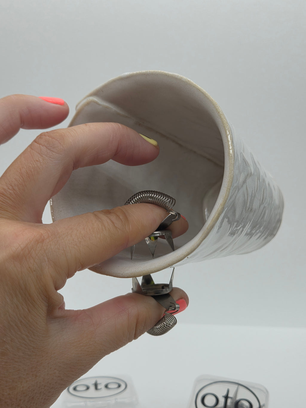 Glazing finger tongs