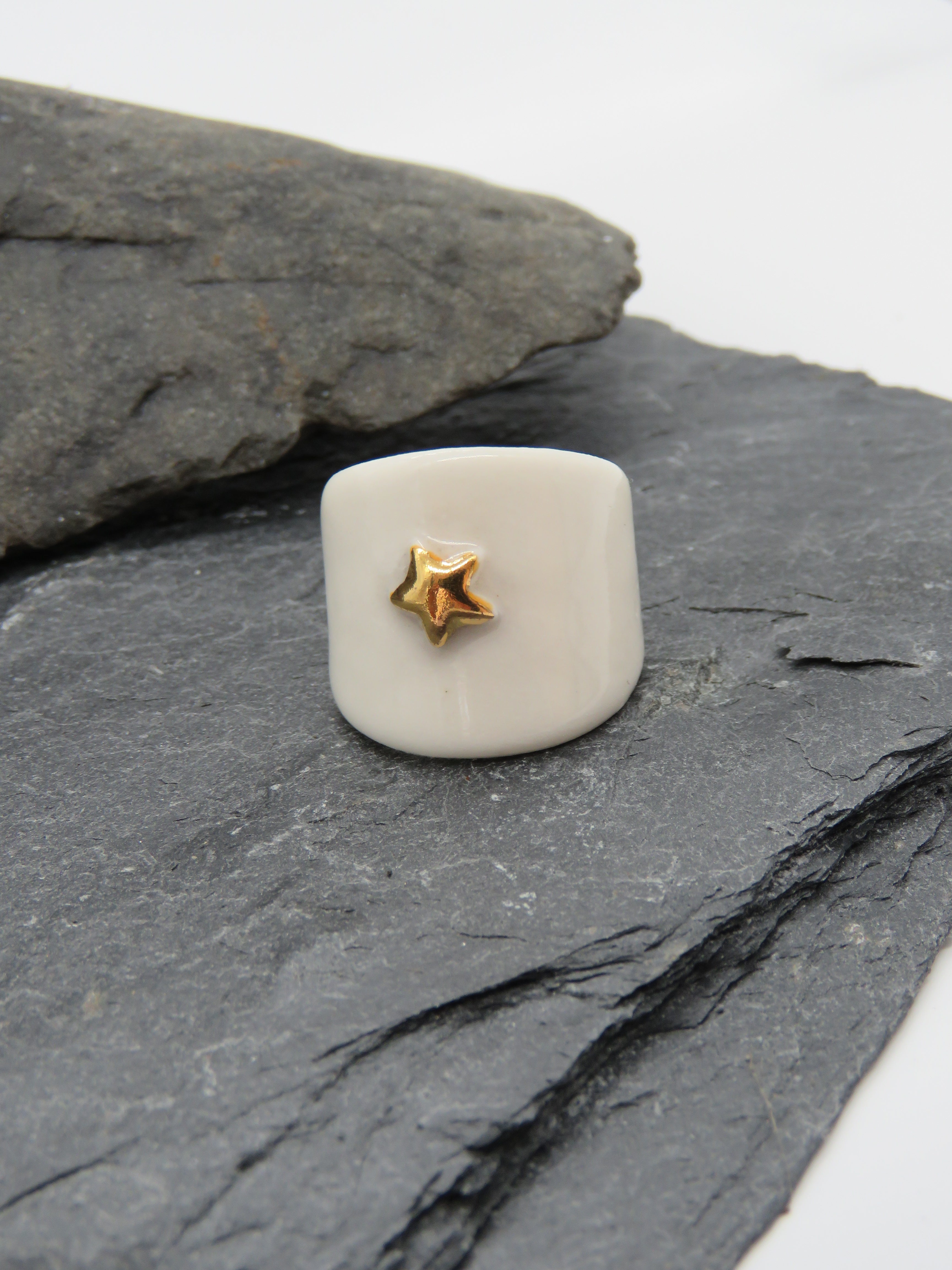 Porcelain Ring Size V