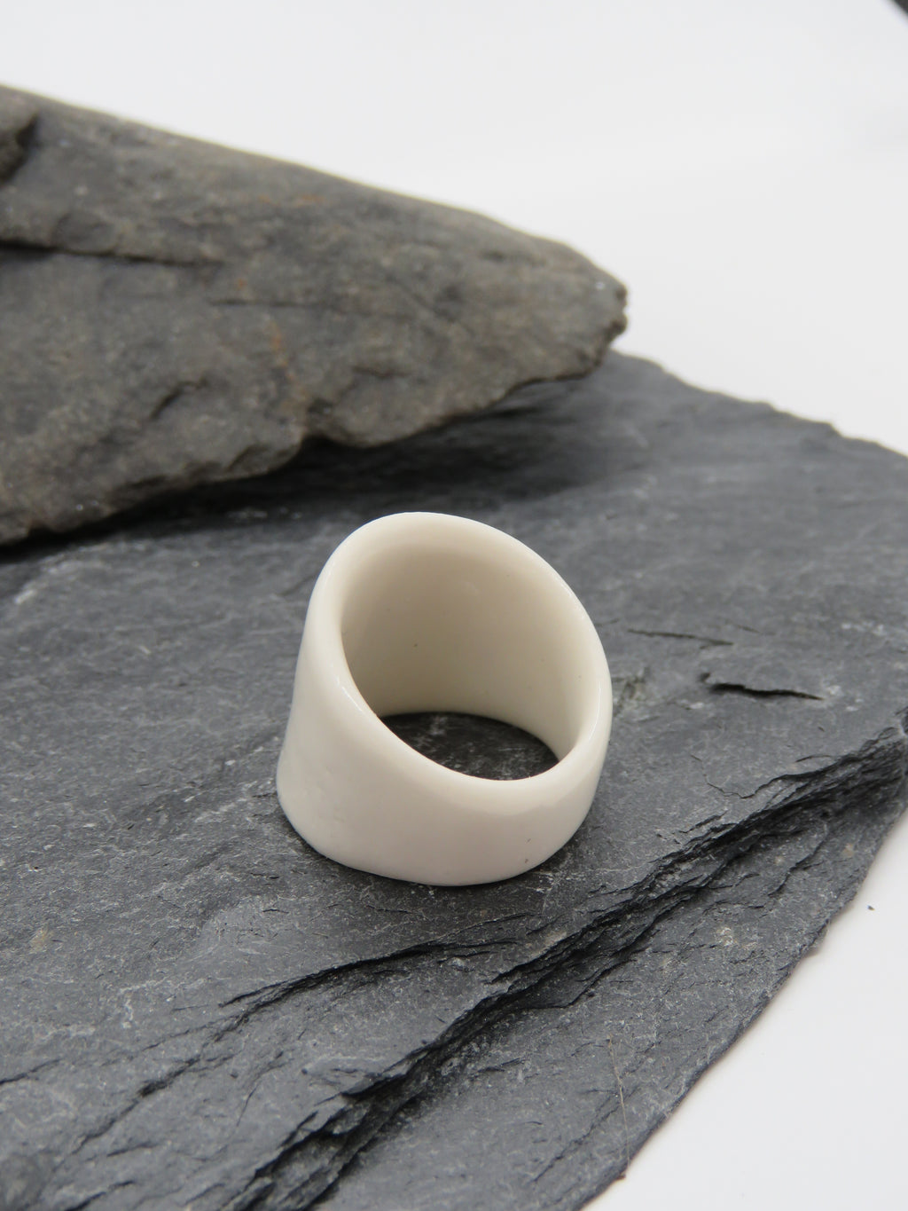 Porcelain Ring with star Size N