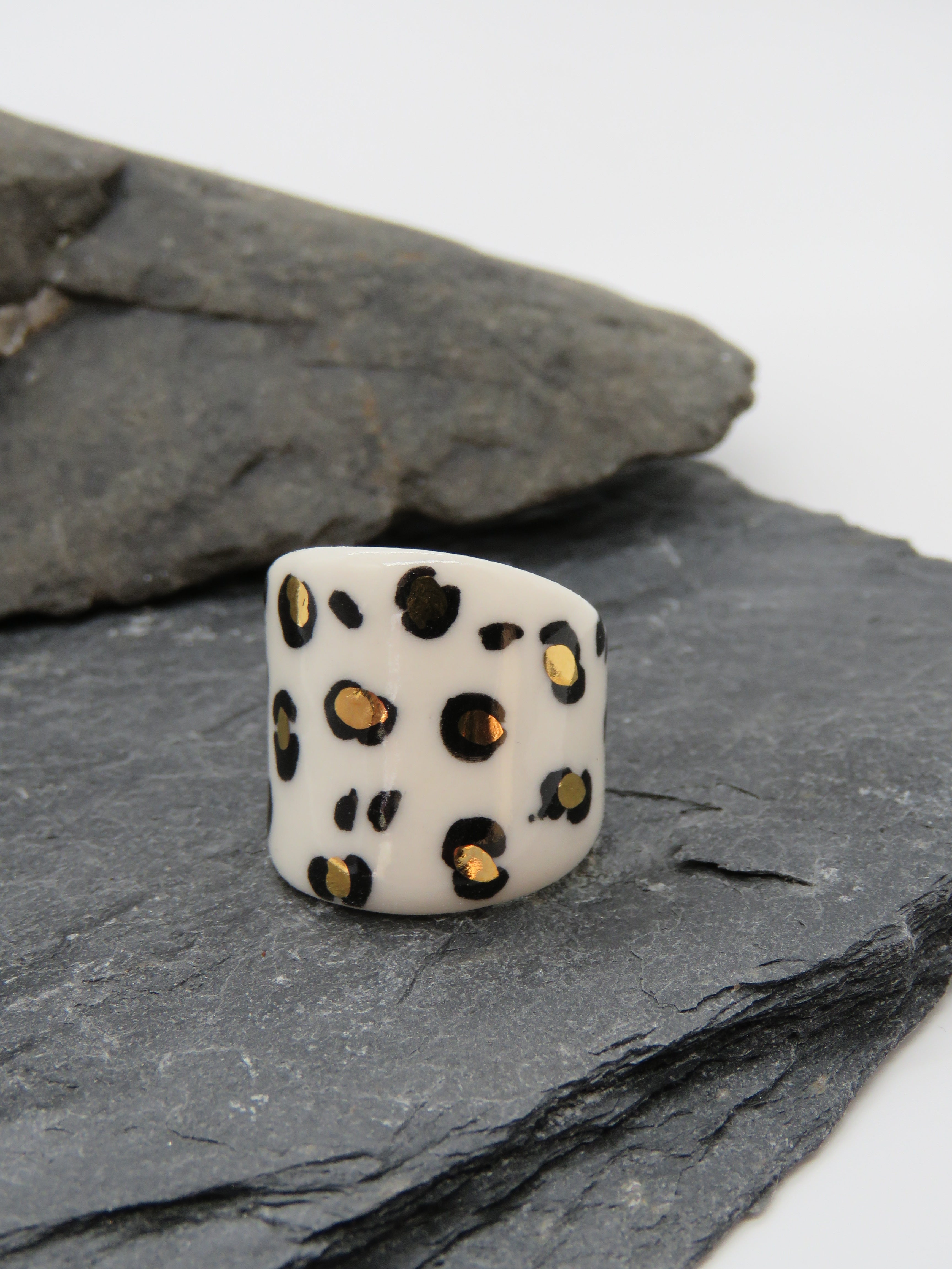 Leopard Porcelain Ring Size P