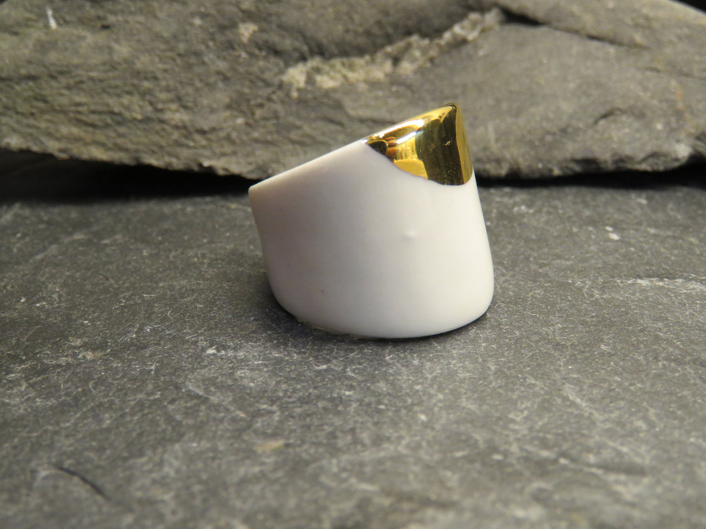 Porcelain ring Size T