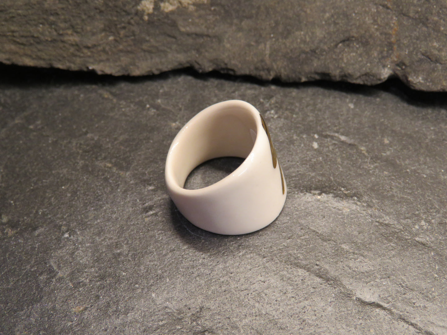 Porcelain Ring with lightening bolt Size P