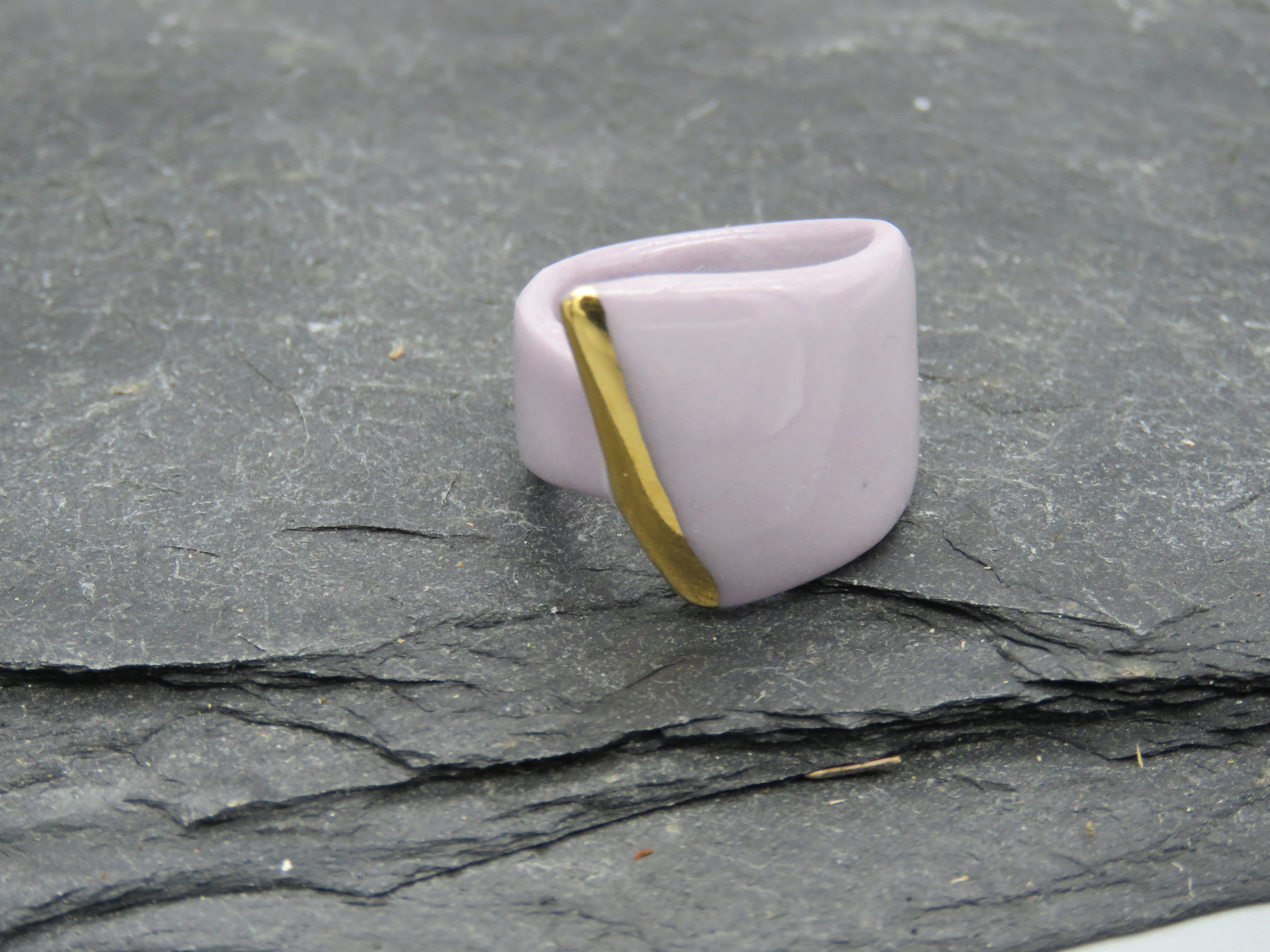 Lilac and gold asymmetric ring Size O1/2