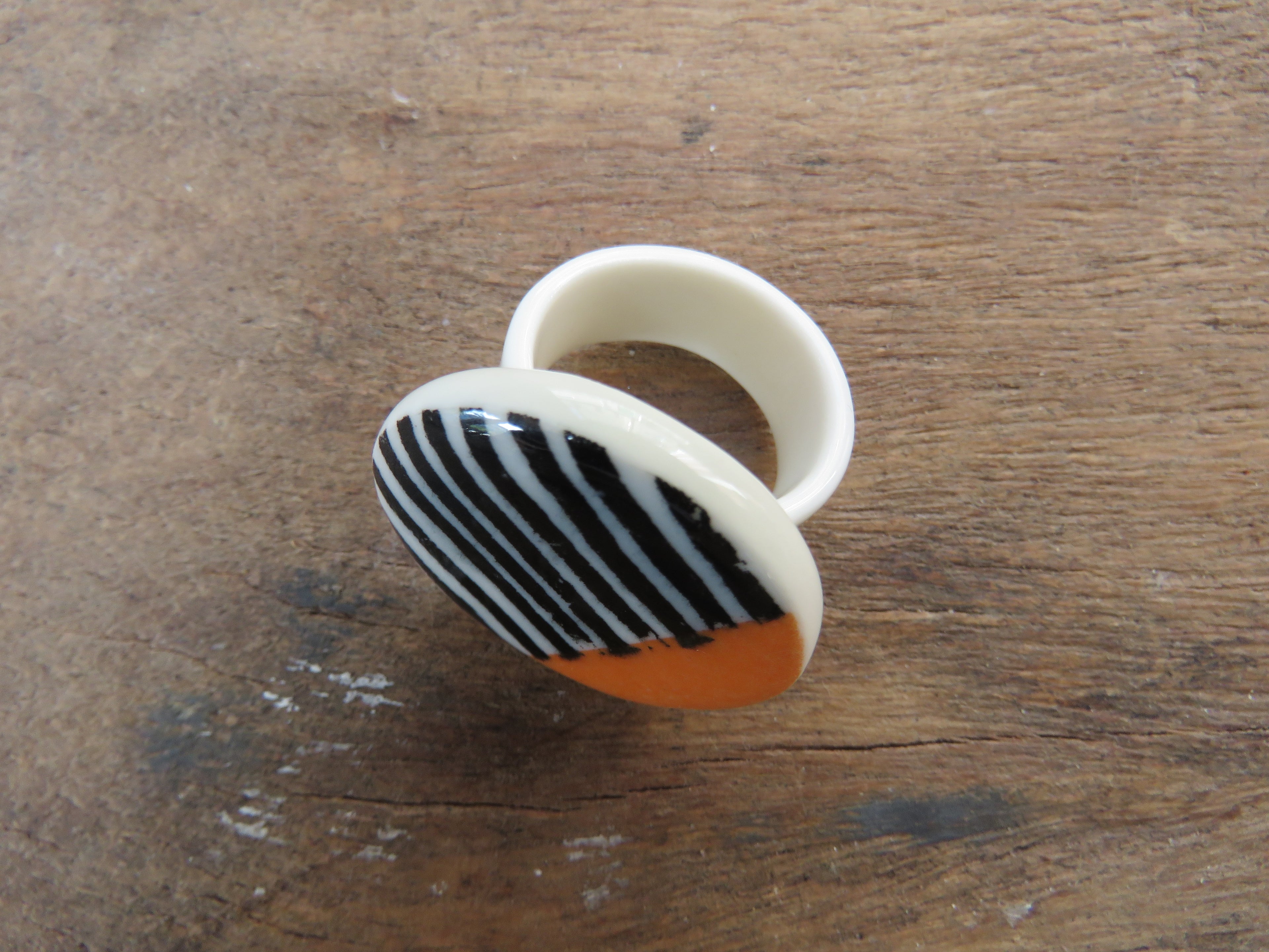 Porcelain Ring Size T