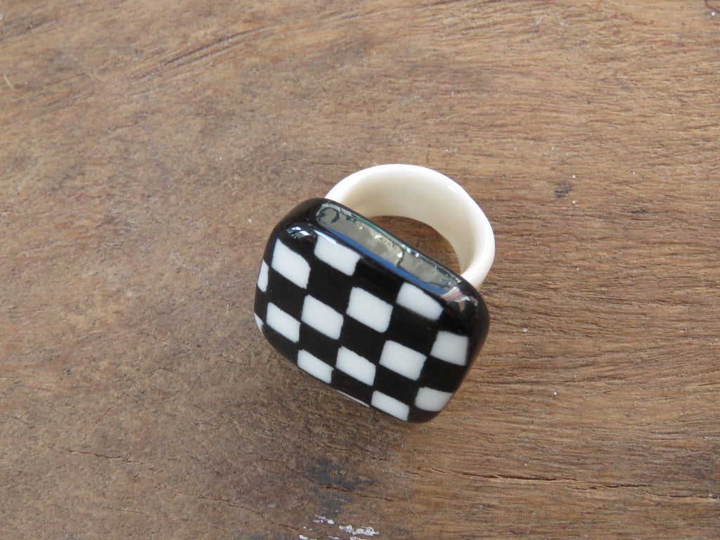 Porcelain Ring Size R