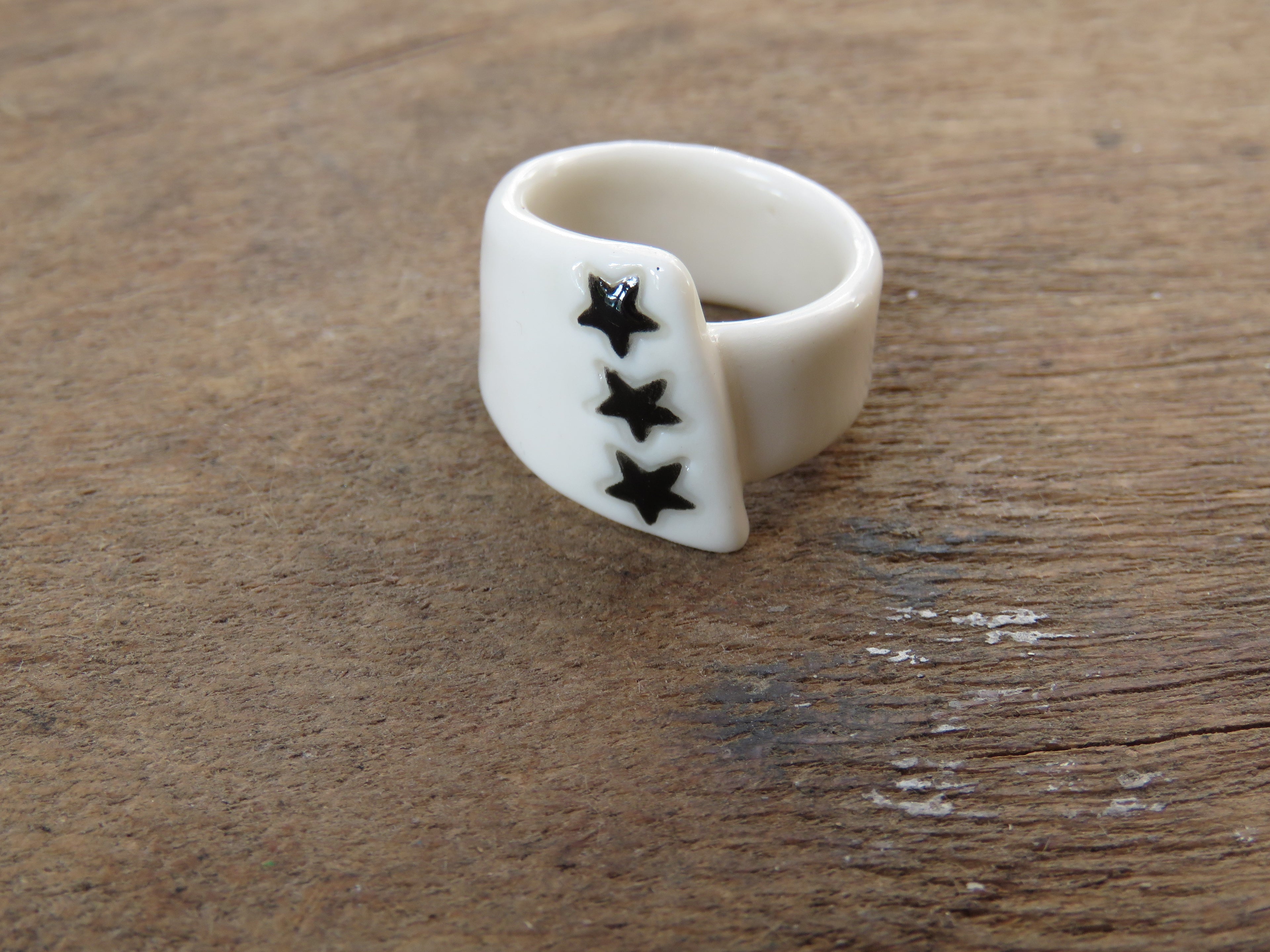 Porcelain Ring Size R