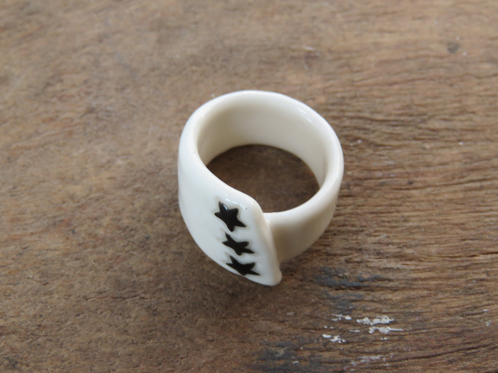 Porcelain Ring Size R